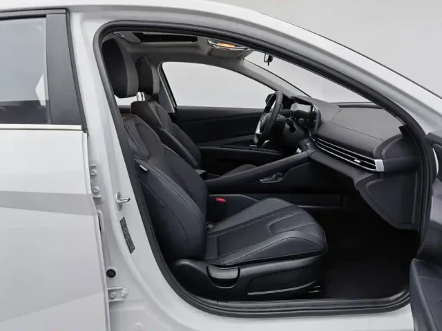 Hyundai Elantra — Фото автомобиля 23