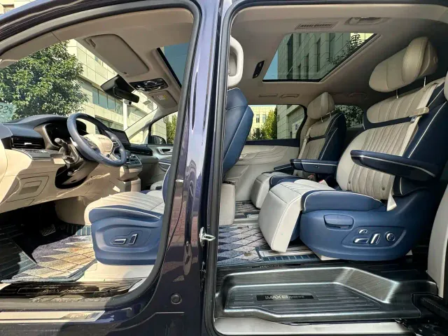 Roewe iMAX8 — Фото автомобиля 21