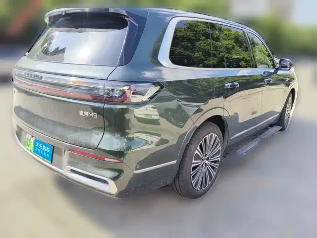 Geely Galaxy Galaxy M9 2025 Base Model — Фото автомобиля 5