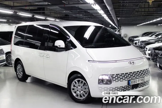 Фотография автомобиля — Hyundai Staria