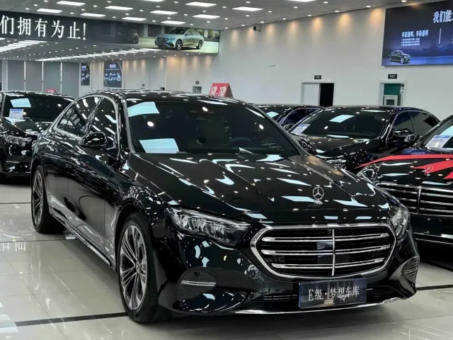 Mercedes-Benz E-Class — Фото автомобиля 2