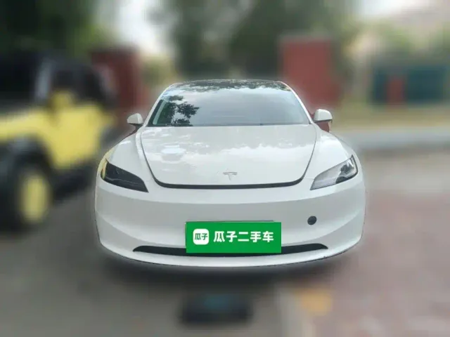 Tesla Model 3 — Фото автомобиля 2