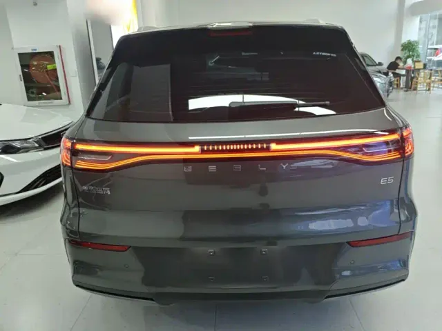 Geely Galaxy E5 — Фото автомобиля 5