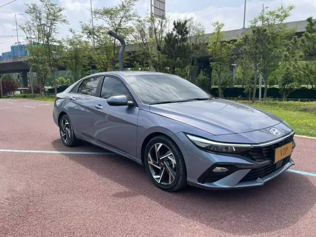 Hyundai Elantra — Фото автомобиля 3