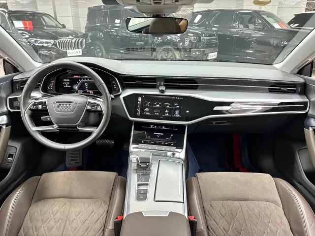Audi A7L — Фото автомобиля 12