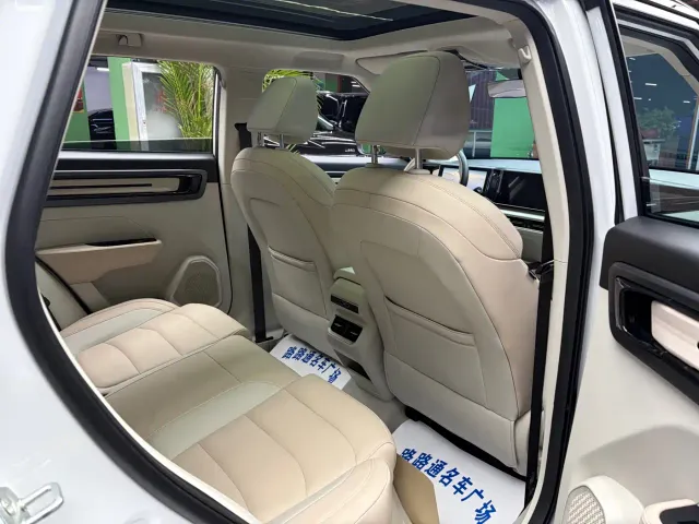 Geely ICON — Фото автомобиля 8