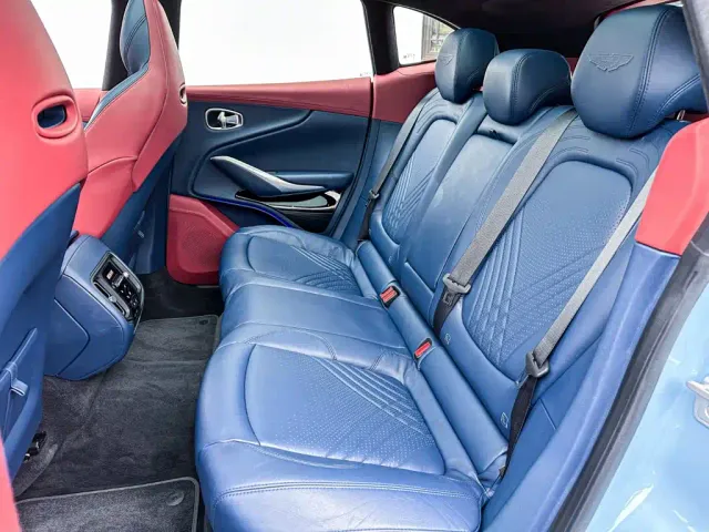 Aston Martin DBX — Фото автомобиля 5