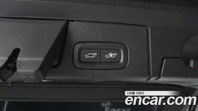 Вольво XC60 — Фото автомобиля 18