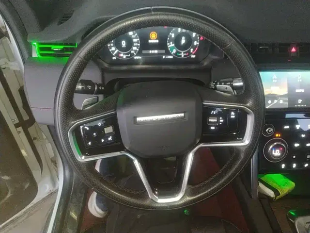 Land Rover Discovery Sport — Фото автомобиля 10