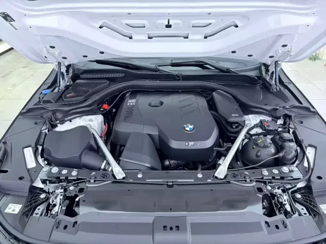 BMW 5 Series — Фото автомобиля 25