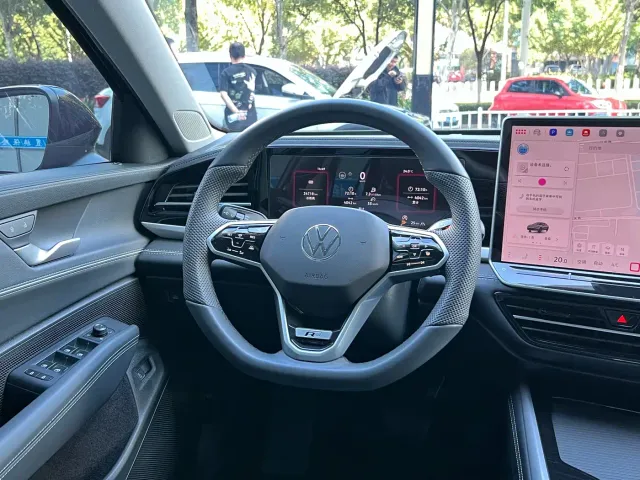 Volkswagen Passat — Фото автомобиля 6