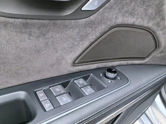 Audi A8 — Фото автомобиля 17