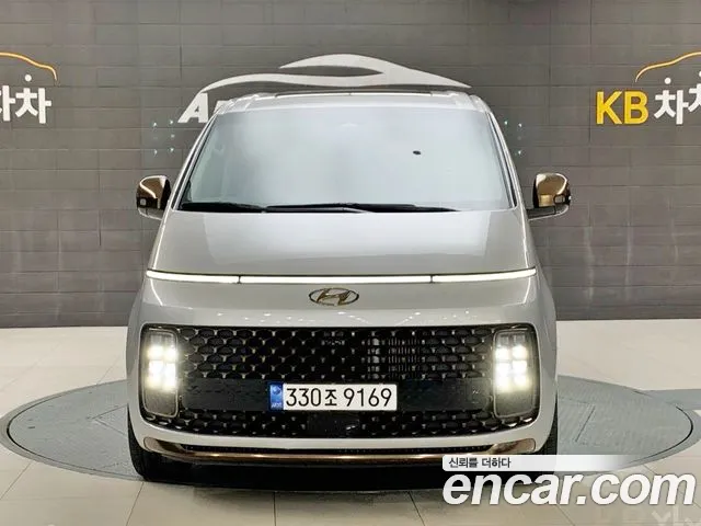 Hyundai Staria Staria 4WD Lounge 9 мест — Фото автомобиля 3