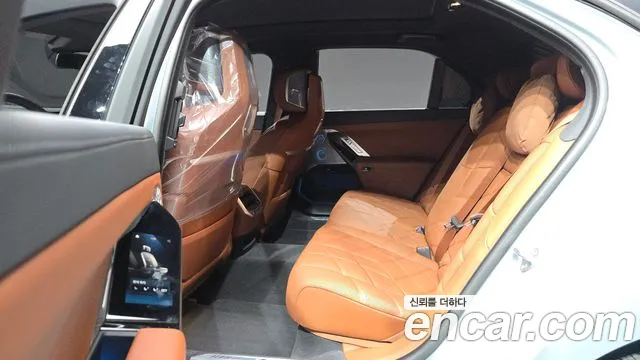BMW 7 Series G70 — Фото автомобиля 17