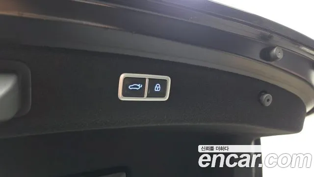 Genesis G80 Electrified G80 (RG3) — Фото автомобиля 29