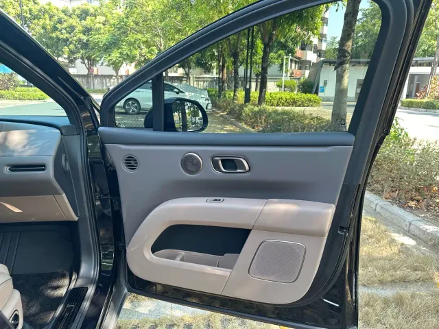 Li Auto i6 — Фото автомобиля 25