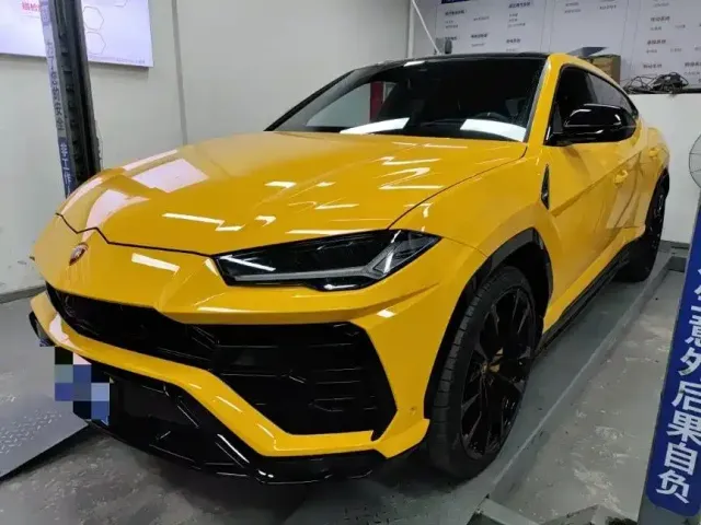 Lamborghini Urus — Фото автомобиля 4