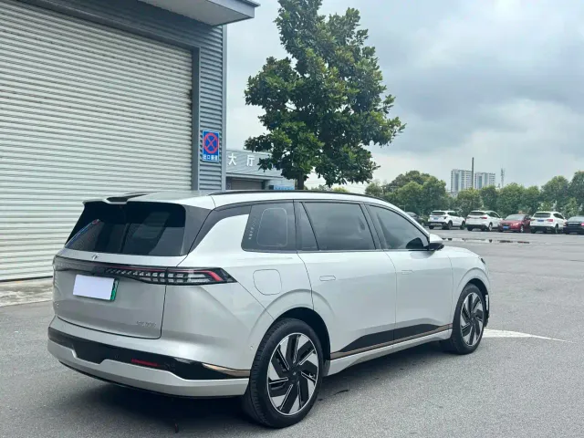 Dongfeng eπ 008 — Фото автомобиля 9