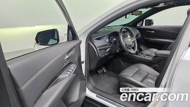 Cadillac XT4 2.0 Sport AWD — Фото автомобиля 8