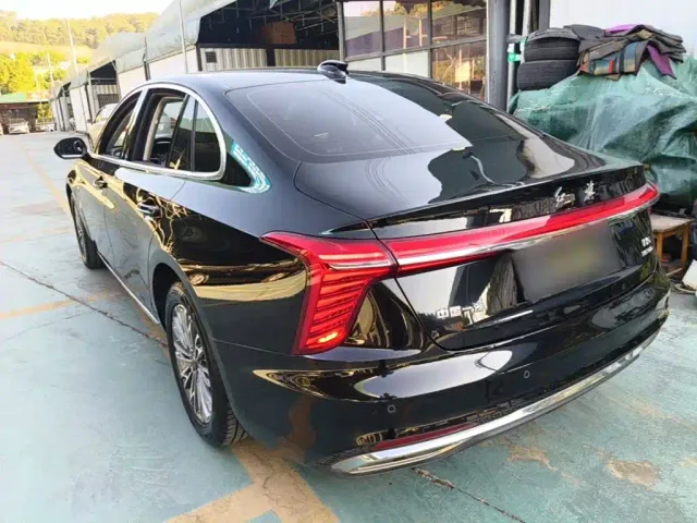 Hongqi H5 — Фото автомобиля 4