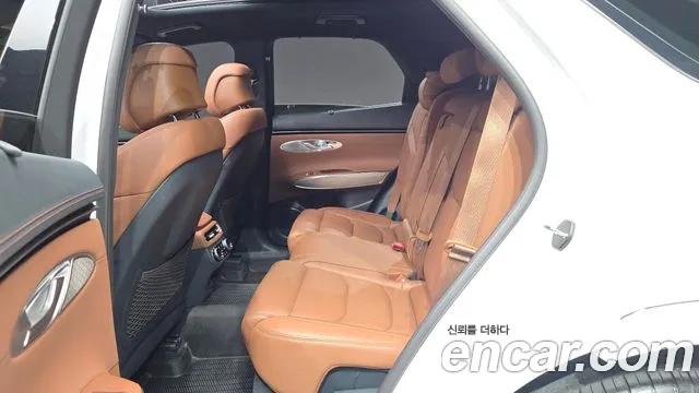 Genesis GV70 — Фото автомобиля 16