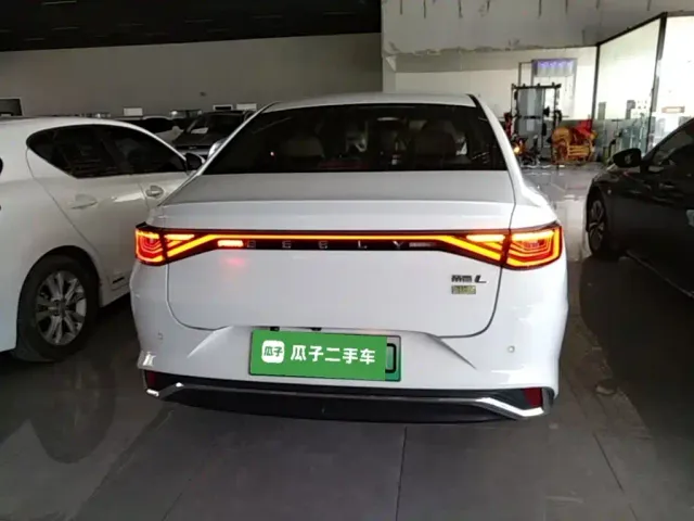 Geely Emgrand L — Фото автомобиля 5