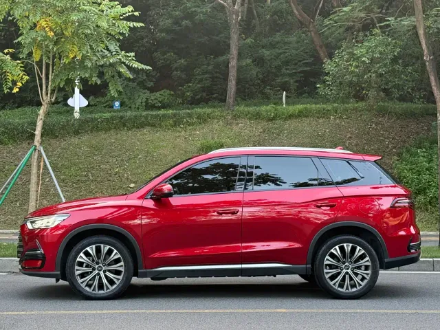 BYD Song Pro — Фото автомобиля 3