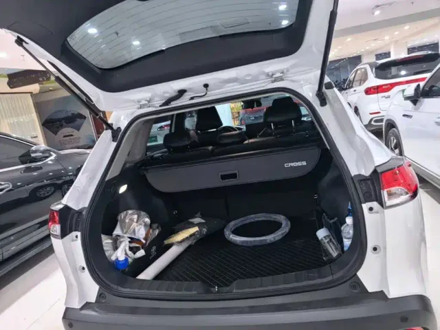 Toyota Corolla Cross — Фото автомобиля 21