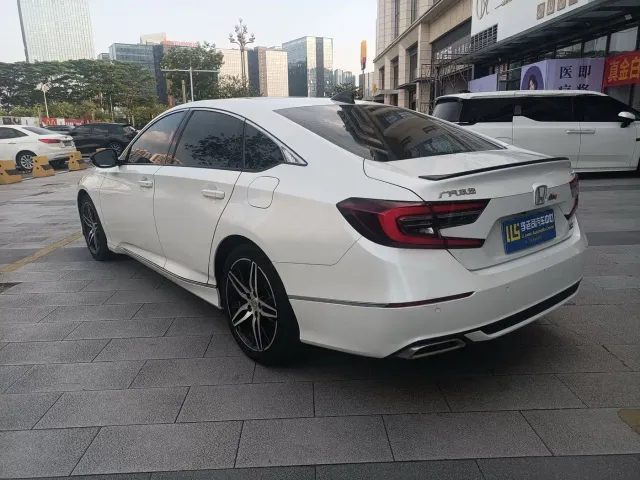 Honda Accord — Фото автомобиля 5