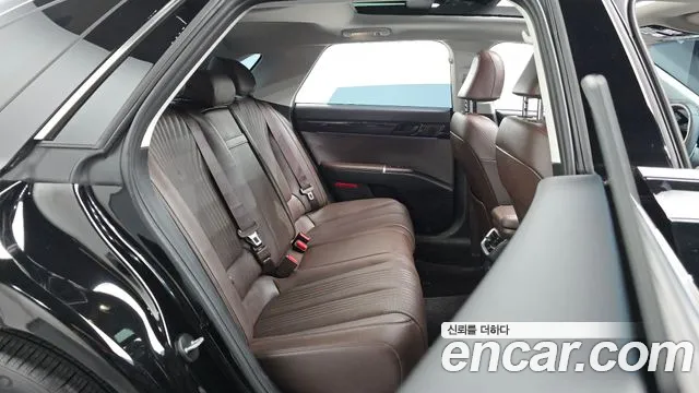 Hyundai Grandeur Grandeur (GN7) 2.5 Бензин 2WD — Фото автомобиля 11