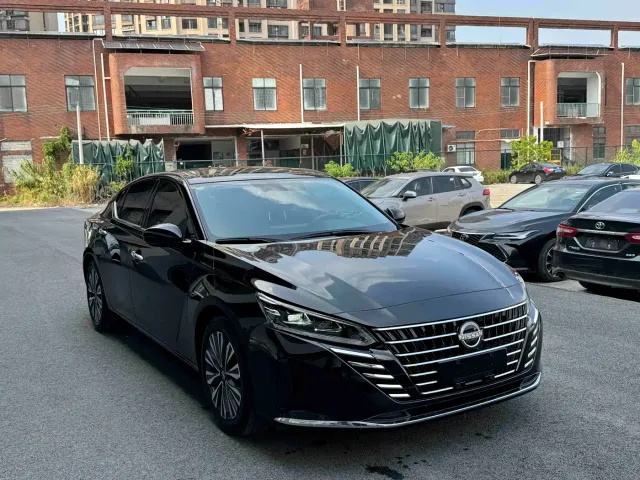 Nissan Teana — Фото автомобиля 3