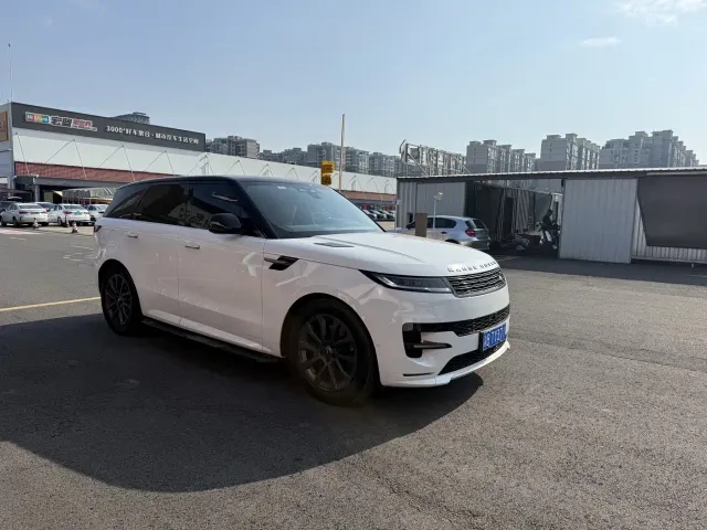 Land Rover Range Rover Sport — Фото автомобиля 3