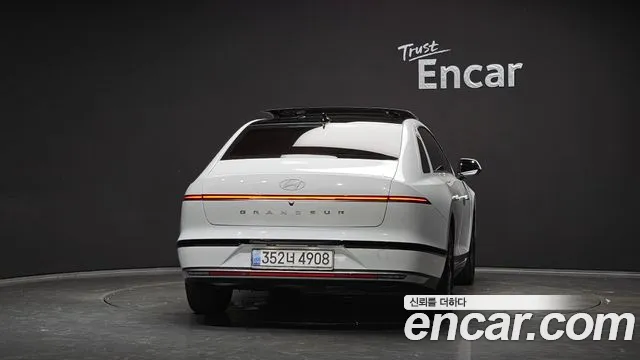 Hyundai Grandeur GN7 — Фото автомобиля 4