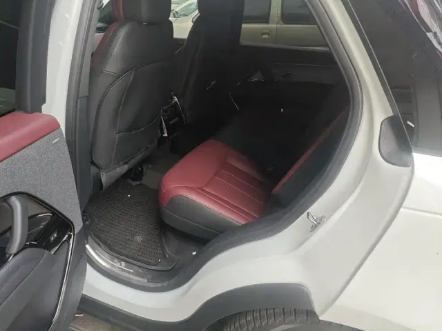 Land Rover Range Rover Sport — Фото автомобиля 8