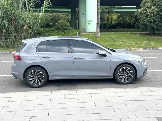 Volkswagen Golf — Фото автомобиля 11