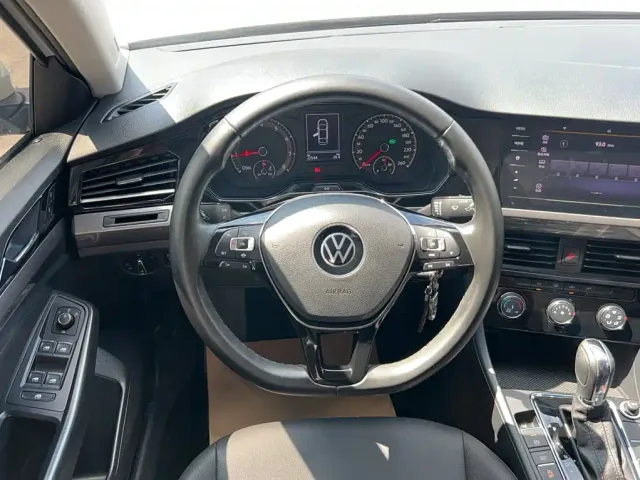 Volkswagen Bora — Фото автомобиля 3