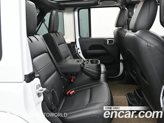 Jeep Wrangler JL — Фото автомобиля 12