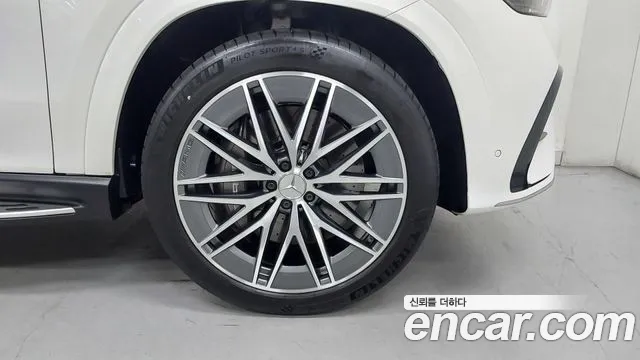 Mercedes-Benz GLE-Class — Фото автомобиля 5