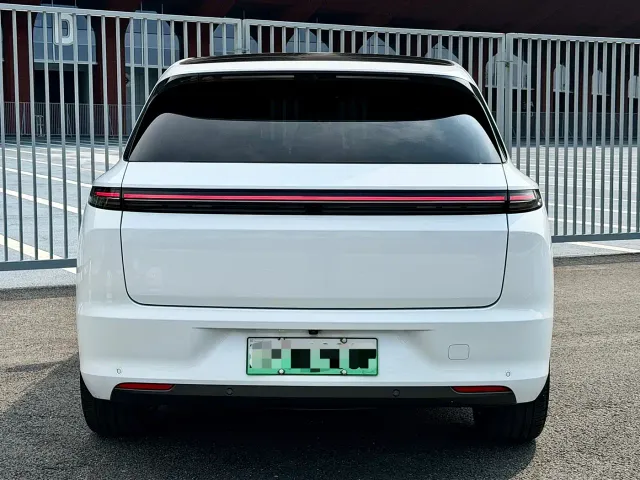 Li Auto L7 — Фото автомобиля 5