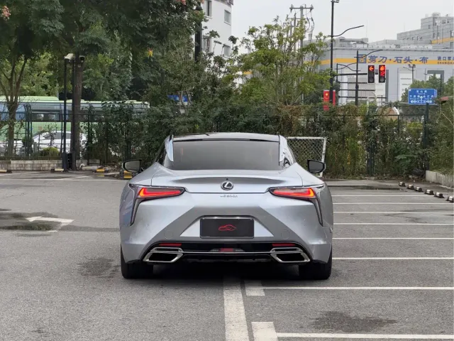 Lexus LC — Фото автомобиля 4