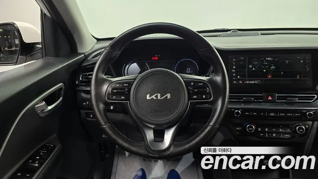 Kia Niro — Фото автомобиля 13