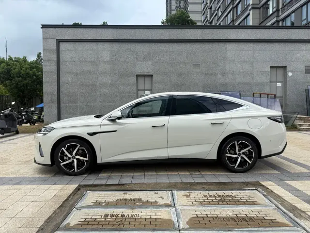 BYD Seal 07 DM-i — Фото автомобиля 18