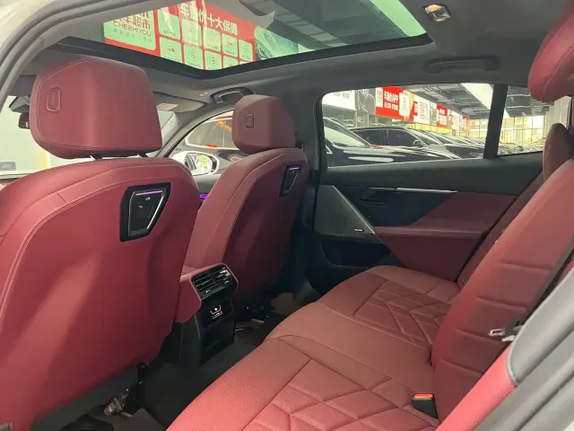 BMW 5 Series — Фото автомобиля 11