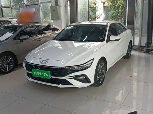 Фотография автомобиля — Hyundai Elantra