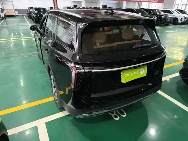 Hongqi HS7 PHEV — Фото автомобиля 4