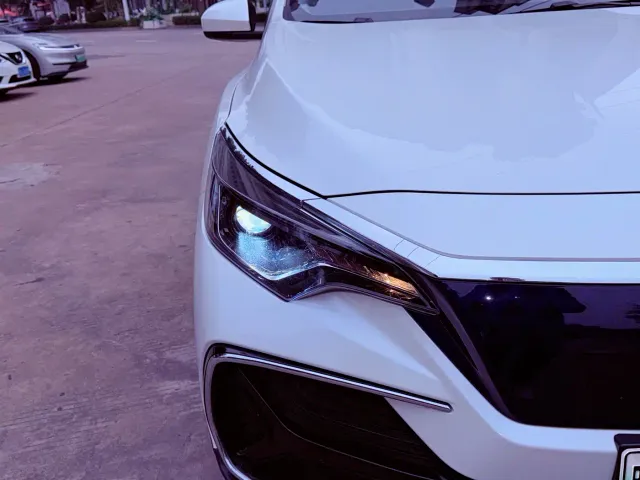 Venucia D60 EV — Фото автомобиля 7
