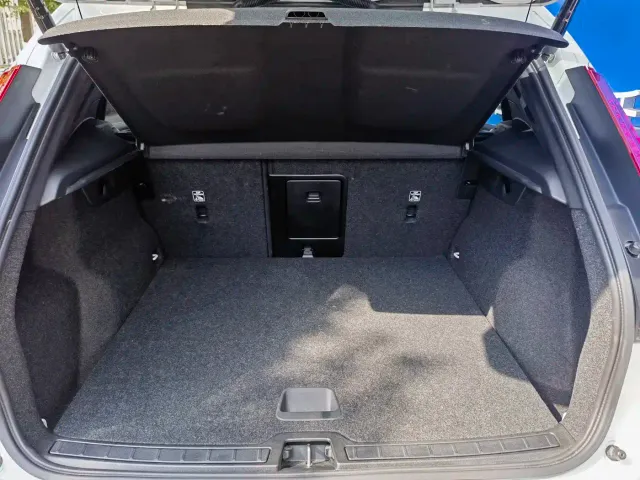 Volvo XC40 — Фото автомобиля 6