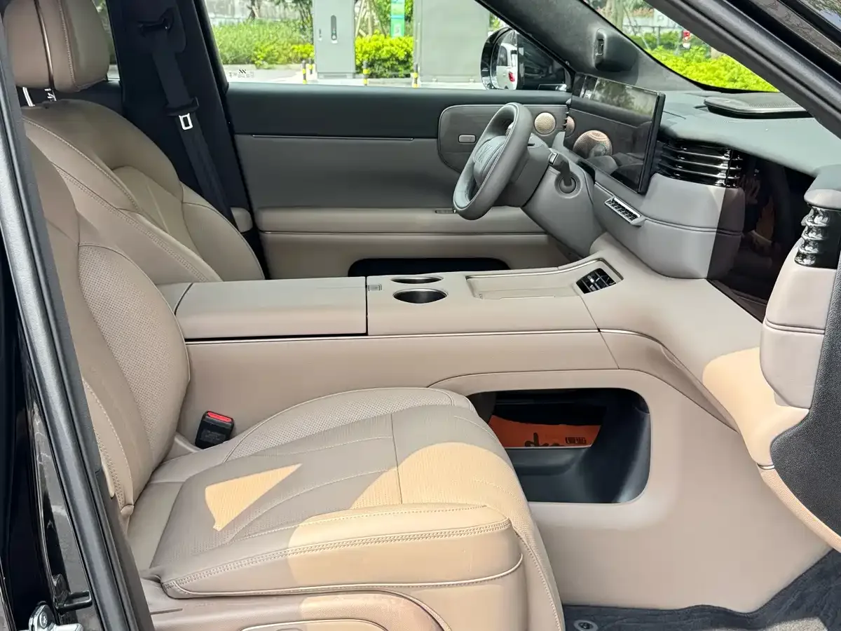 IM Motors IM LS8 2026 Model Base Version 5-seater Long Range Edition — Фото автомобиля 16