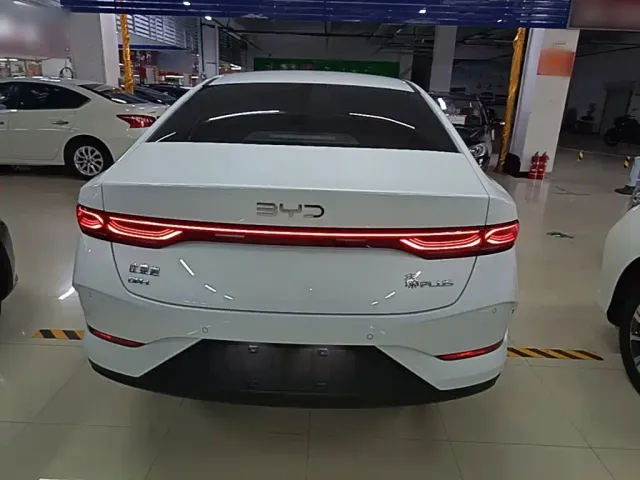 BYD Qin PLUS — Фото автомобиля 5