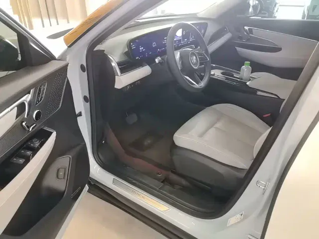 Buick E5 — Фото автомобиля 15